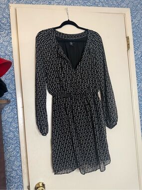 Source Unknown Black Printed Long-Sleeve V-Neck Dress